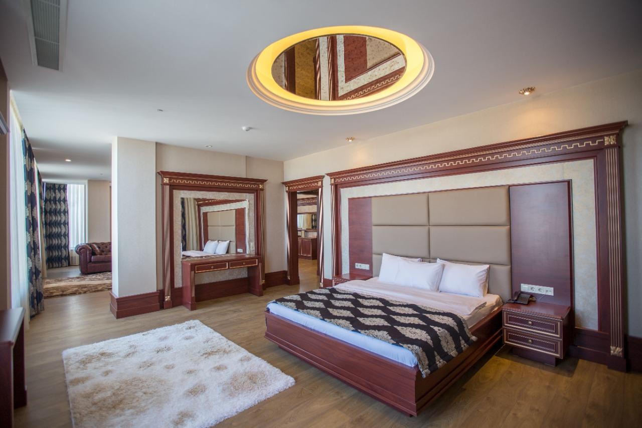Renaissance Palace Otel
