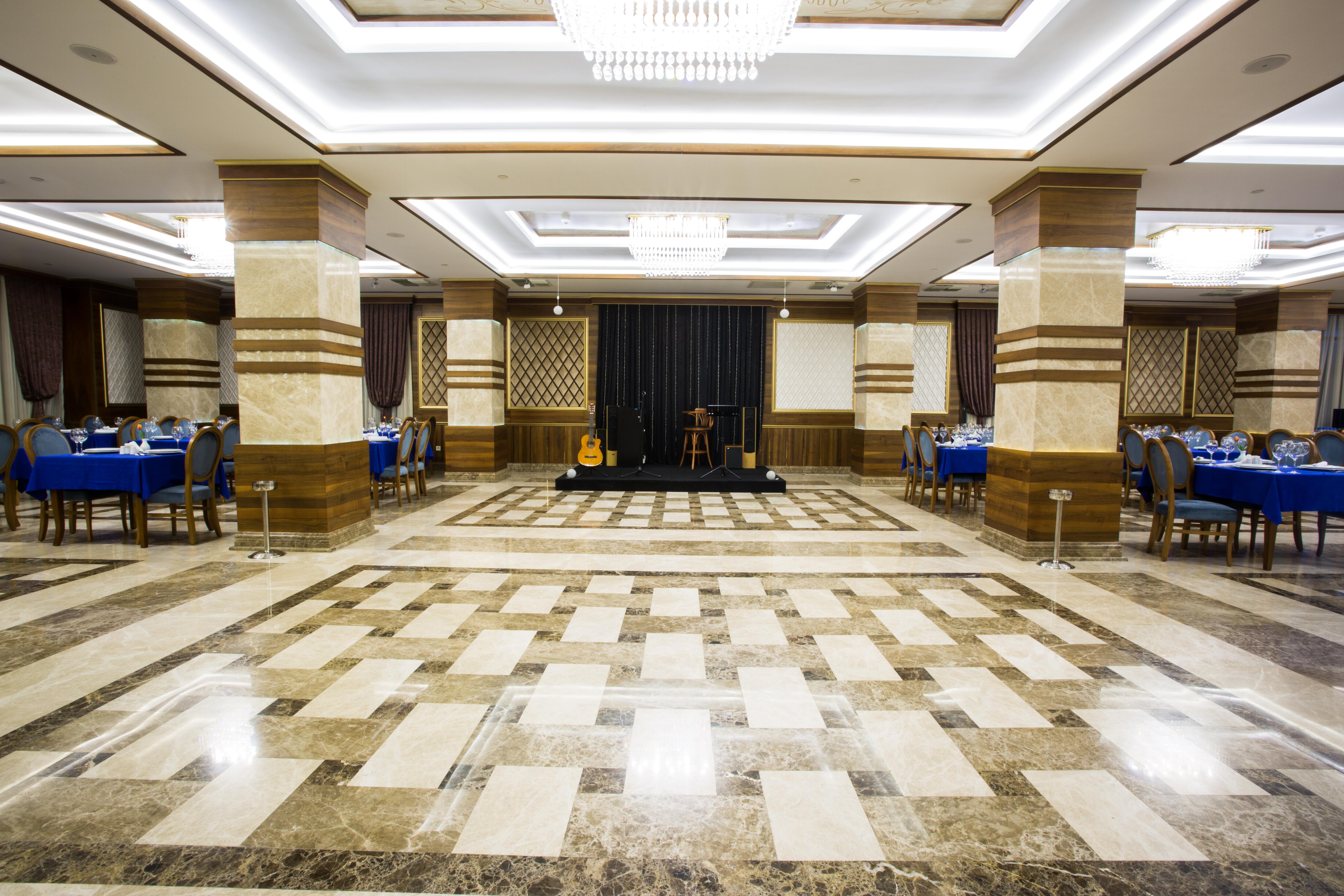 Renaissance Palace 4* Bakü