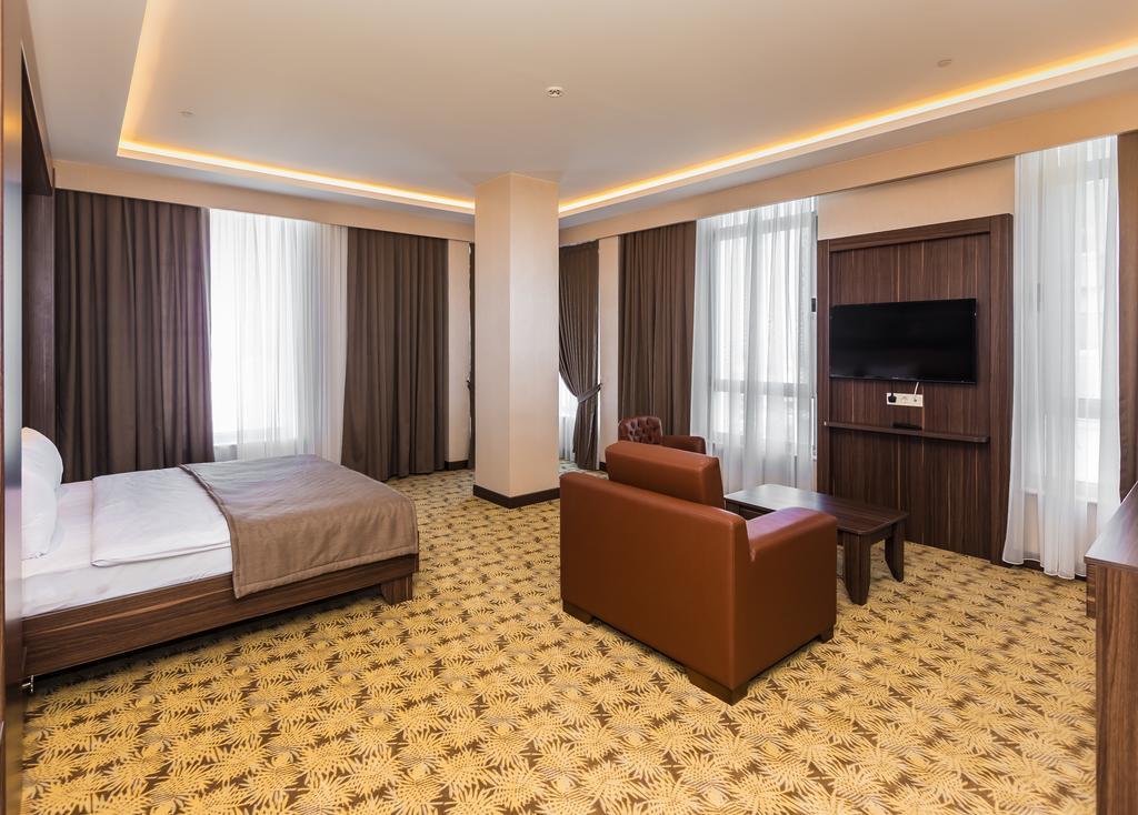 Renaissance Palace 4* Bakü