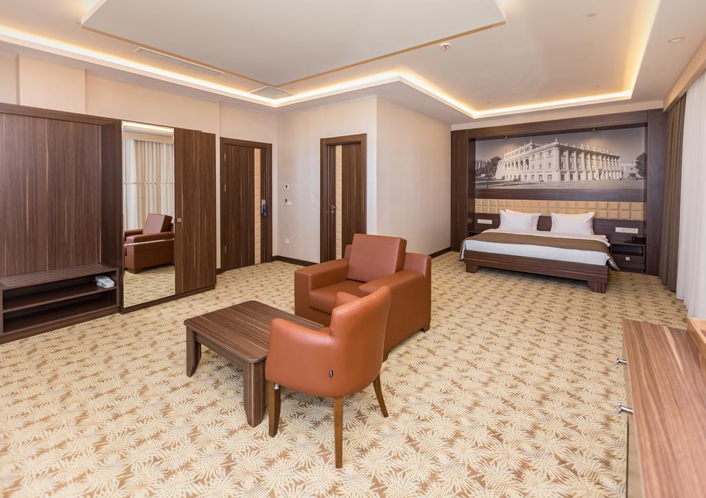 Otel Renaissance Palace 4*