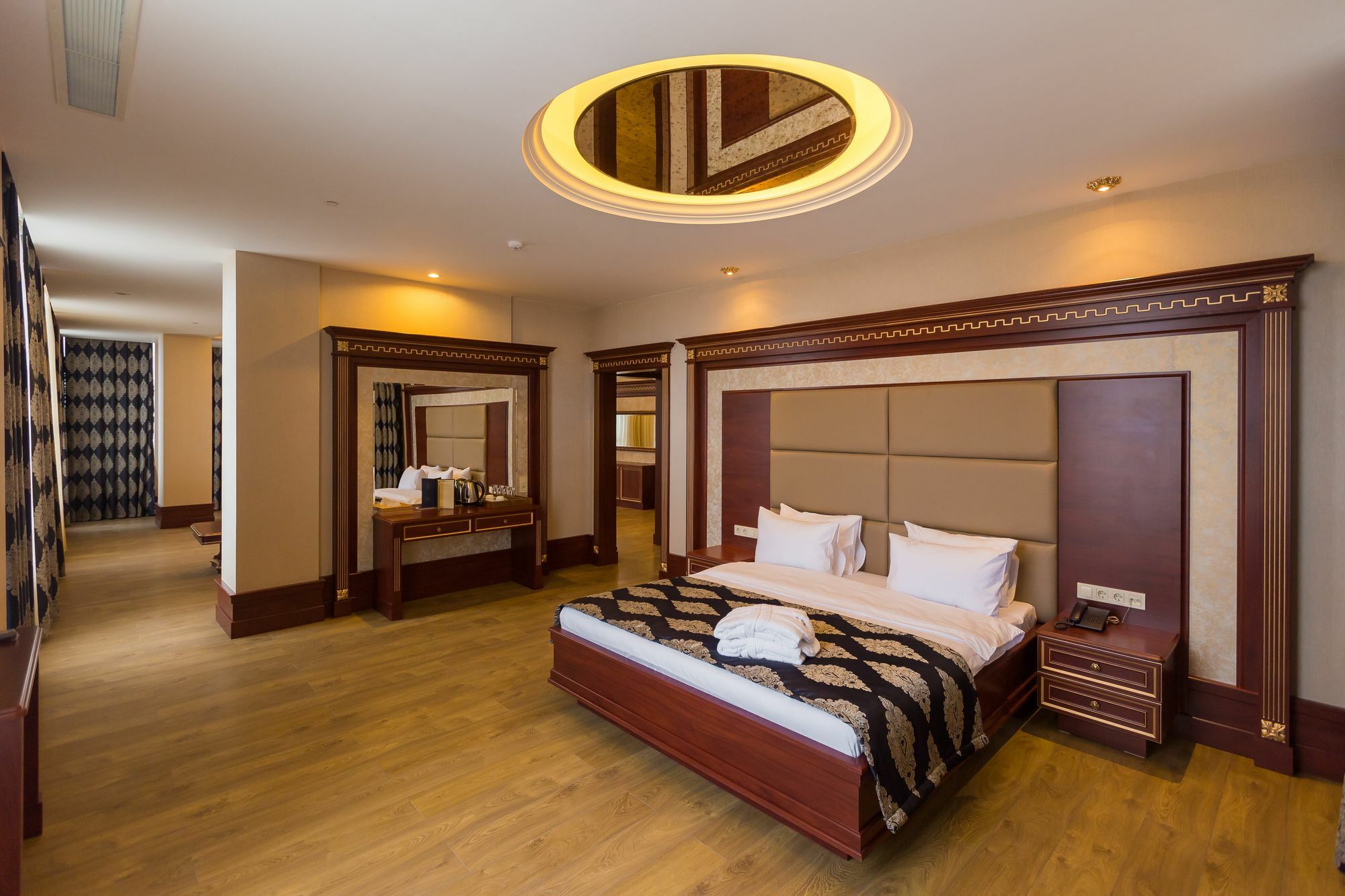 Otel Renaissance Palace Bakü